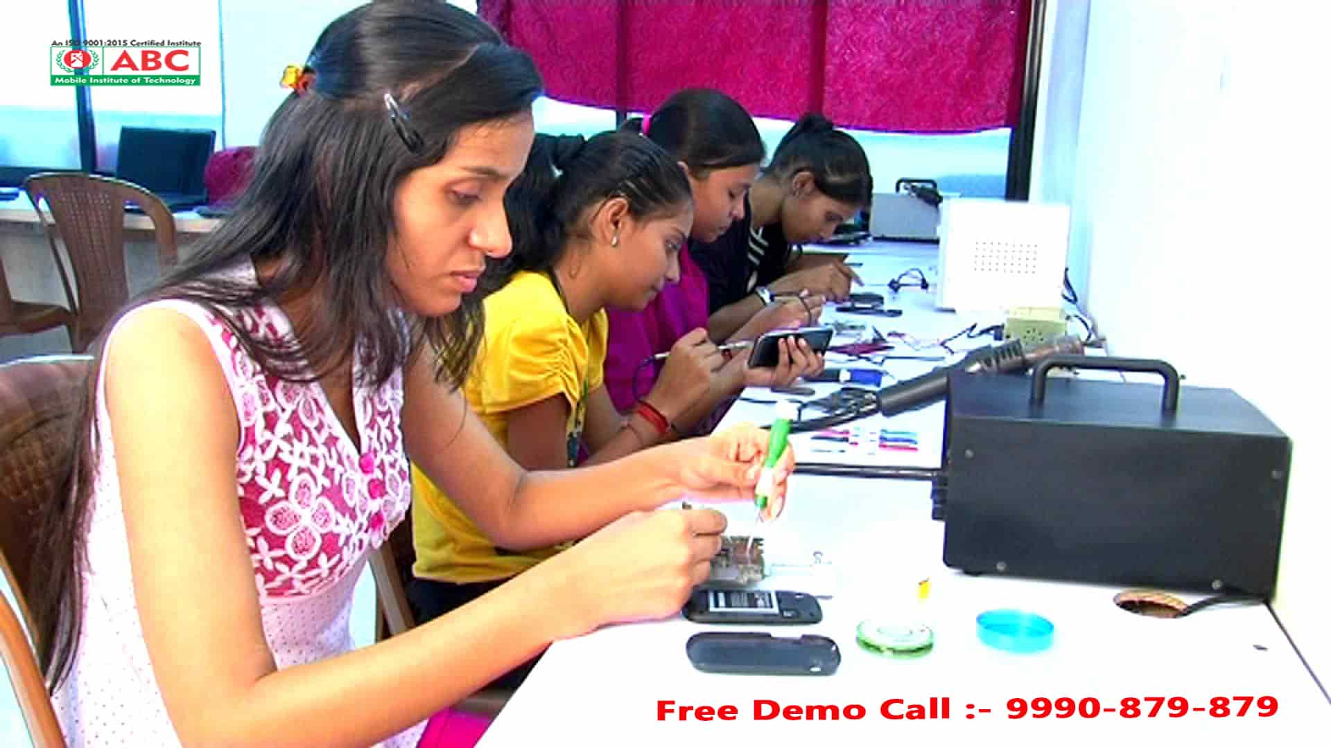 Smartphone Repairing course